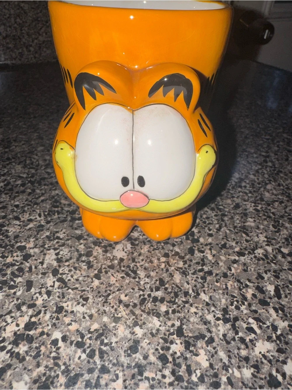 2005 Garfield Burton Ceramic Coffee Mug Tail Handle
